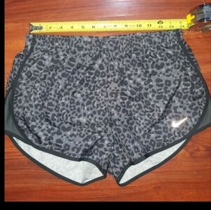 Nike Dri-Fit Running Tempo Running Shorts dark cheetah print sz Sm